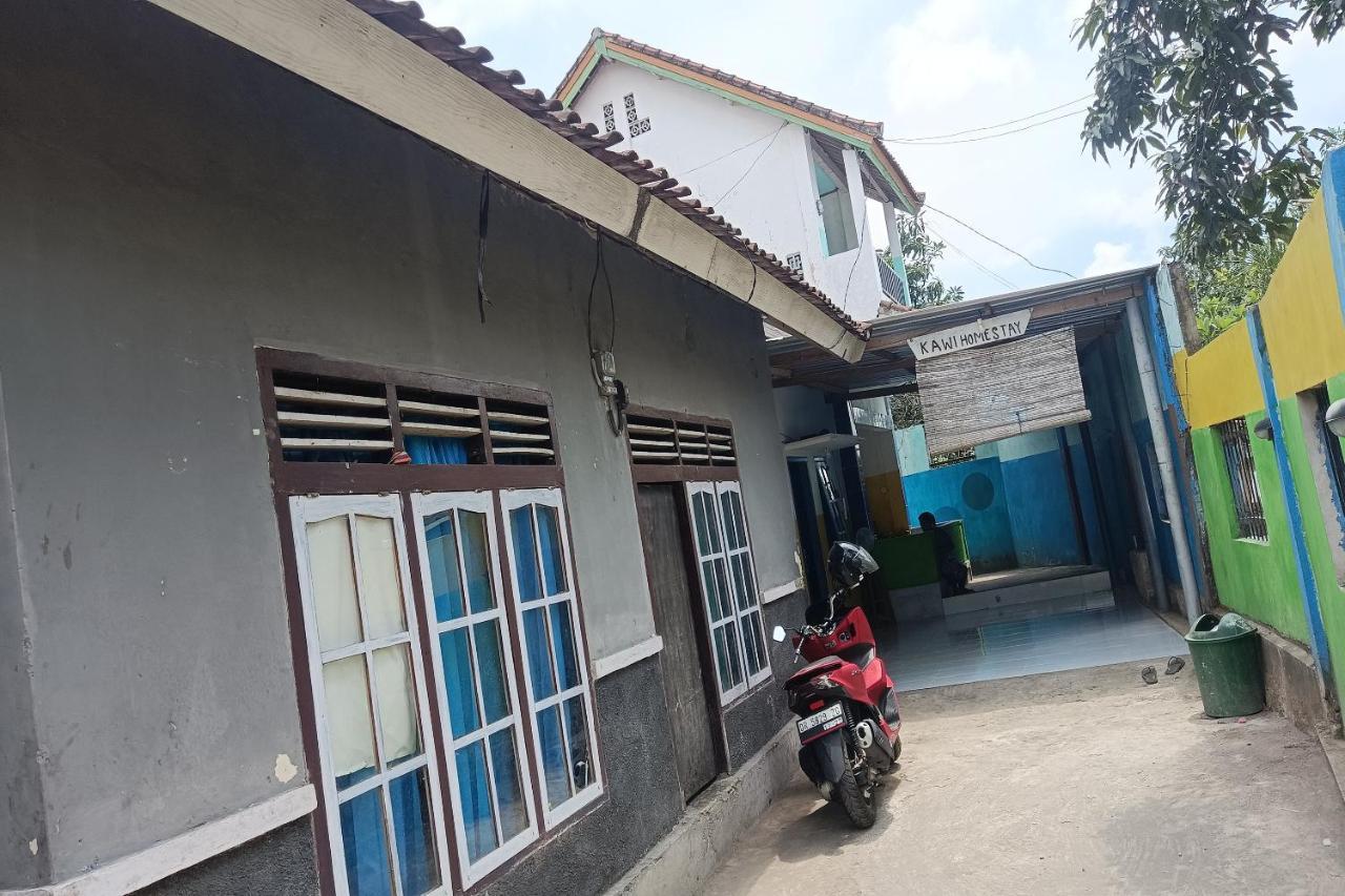 Oyo 93359 Kawi Homestay Praya Ngoại thất bức ảnh