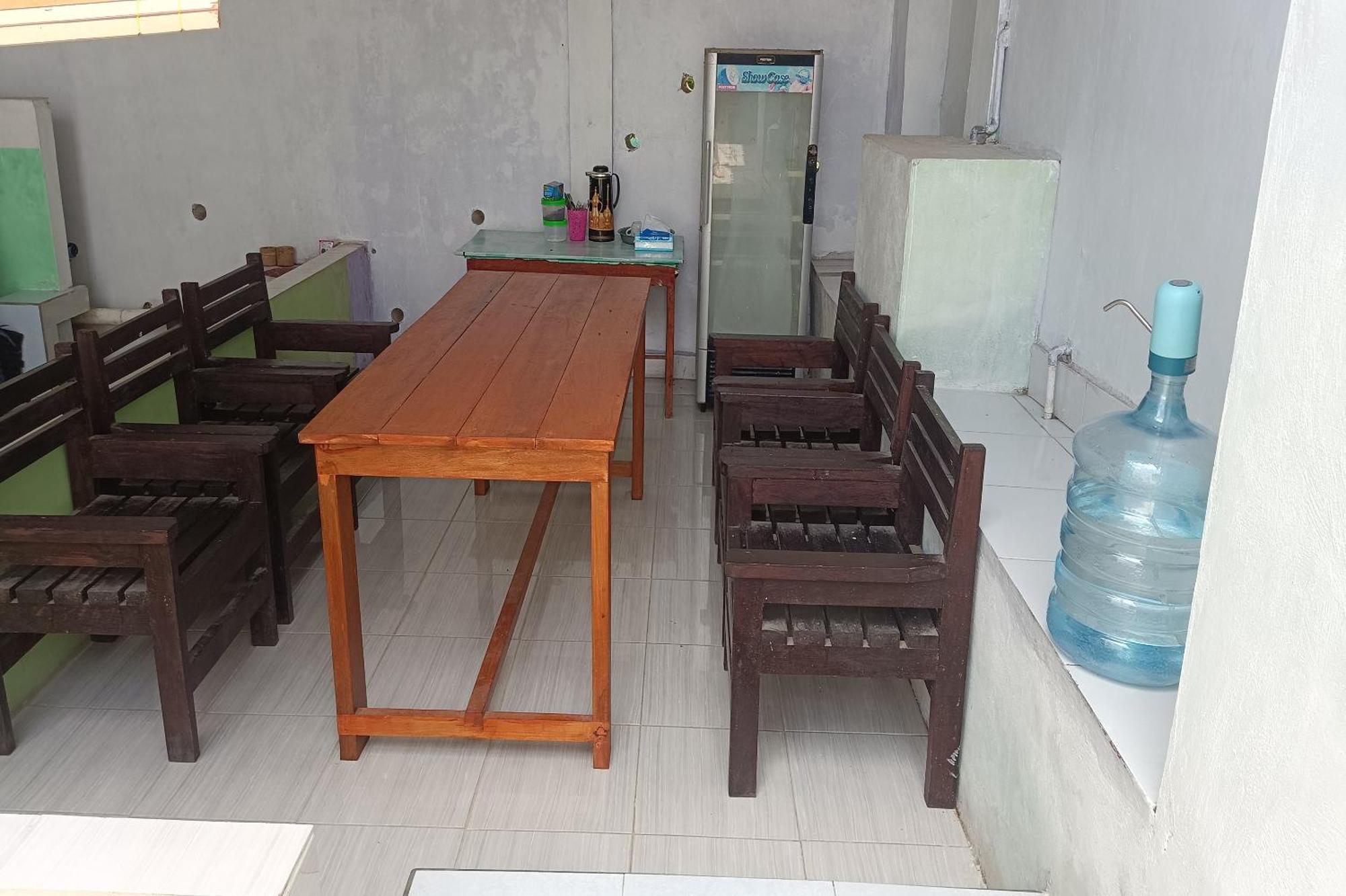 Oyo 93359 Kawi Homestay Praya Ngoại thất bức ảnh